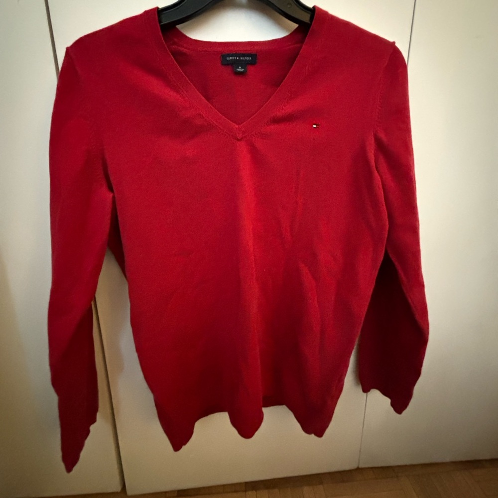 Lot of 2 Tommy Hilfiger Womens Long Sleeve sweater Red size M Pink size S